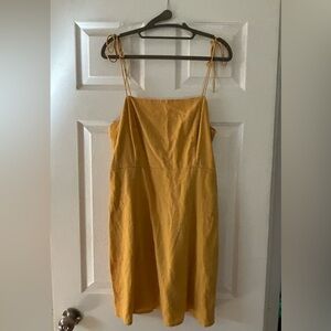 Yellow linen summer dress with pockets